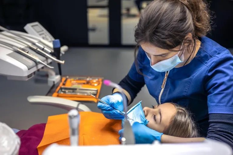 Inside an Emergency Dental Visit: Procedures, Tools & Pain Management Explained