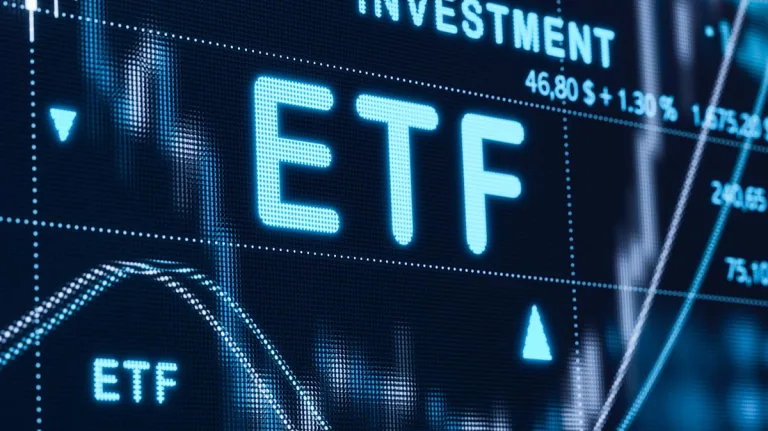 Hedged vs. Unhedged ETFs: The Currency Choice Hiding Inside Your Returns