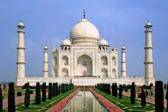 Taj Mahal Tour: Your Complete Guide to Exploring India’s Iconic Wonder