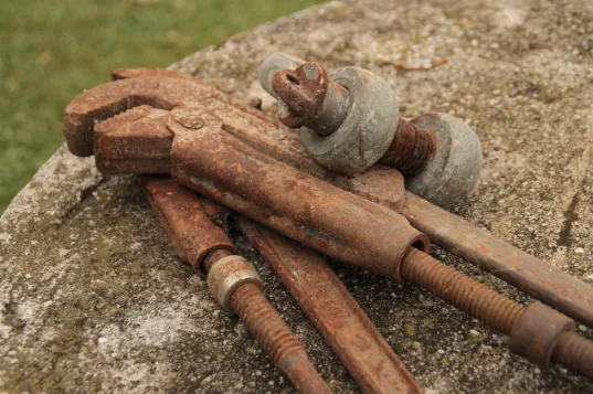 Breaching tools in modern rescue operations: what they are, how they work, and why they matter