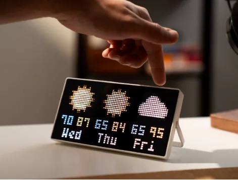 LEDABLE is live on Kickstarter: A Retro LED Desk Display  That Helps Users Use Screens Less 